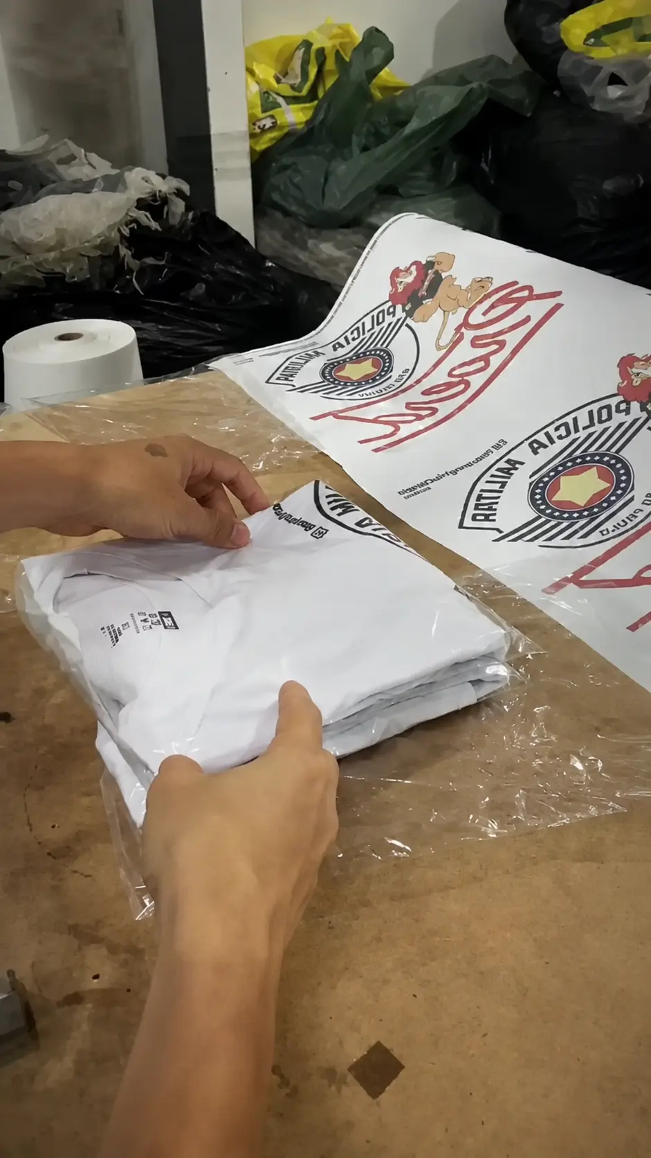 Conferência e finalização das camisetas personalizadas